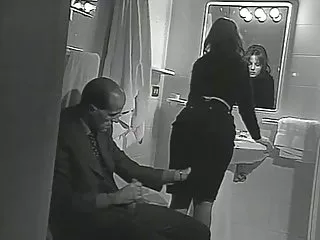 Ricattato per soddisfare lui, mentre il suo bf è in attesa della porta accanto ricattato soddisfare