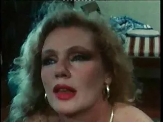 Sesso porno sesso di terzetto da poker di donne (1987) di poker trio