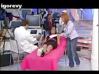 Barbara chiappini - oops upskirt mutandine cosce aperte